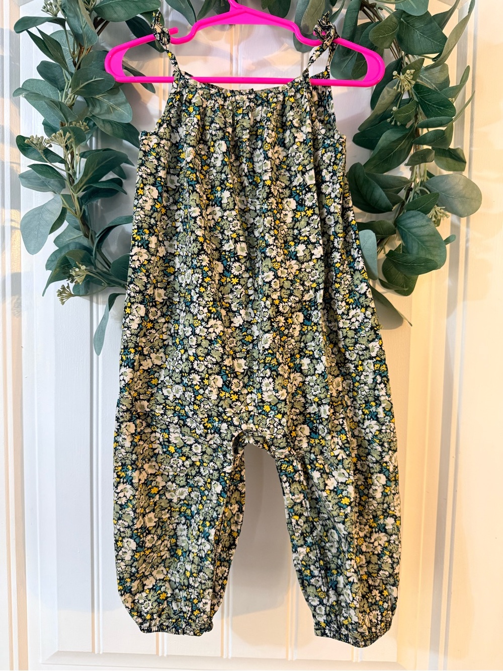 💫4/$25 • Gap Cotton Green Floral Print Jumpsuit